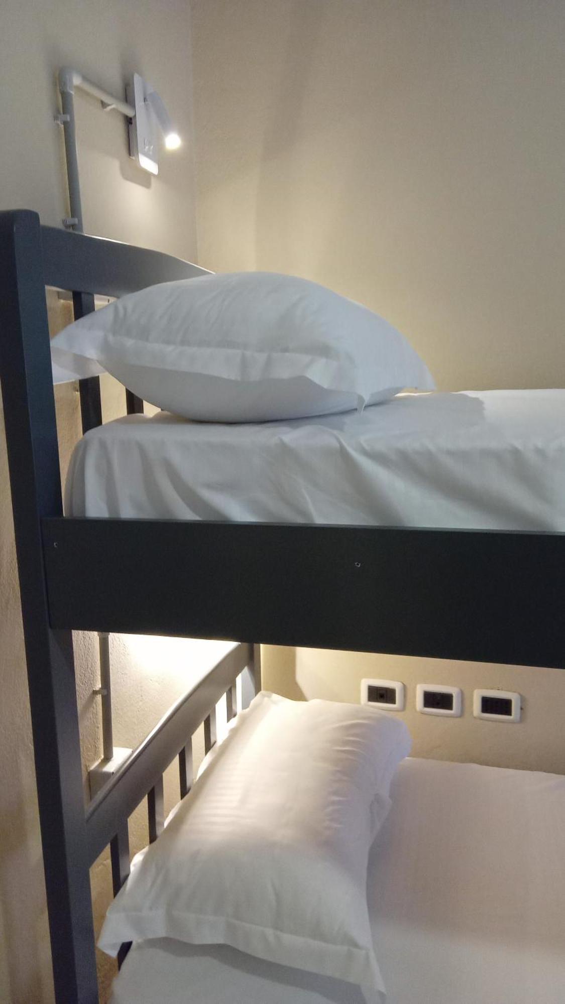 Mandarine Hostel Tirana Eksteriør billede