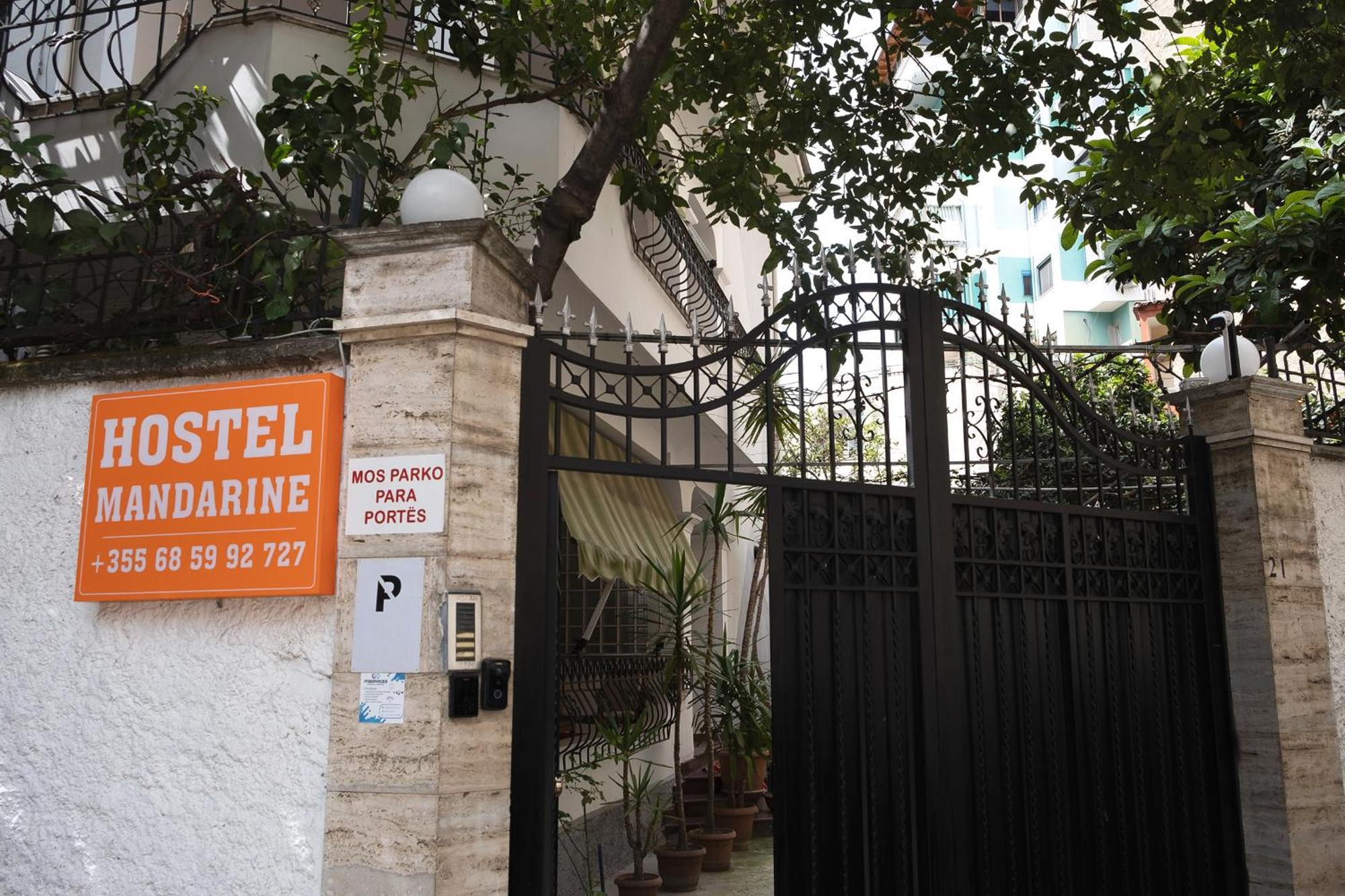 Mandarine Hostel Tirana Eksteriør billede