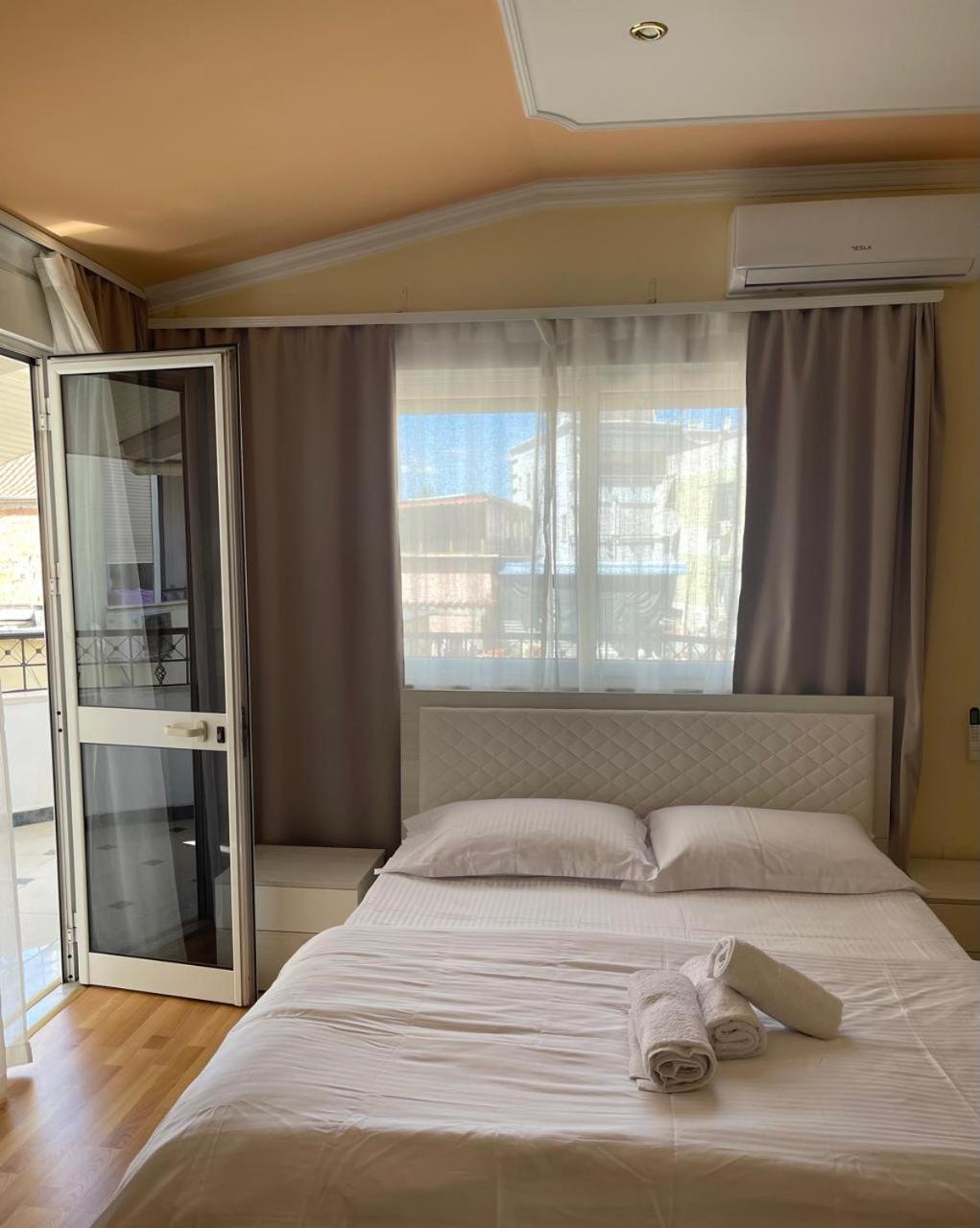 Mandarine Hostel Tirana Eksteriør billede