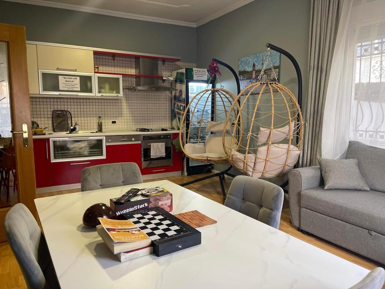 Mandarine Hostel Tirana Eksteriør billede