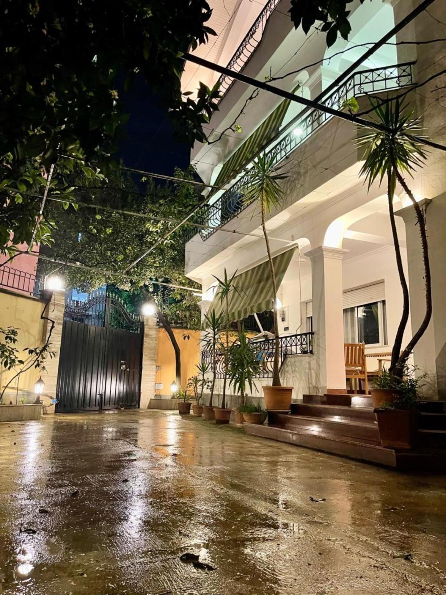 Mandarine Hostel Tirana Eksteriør billede