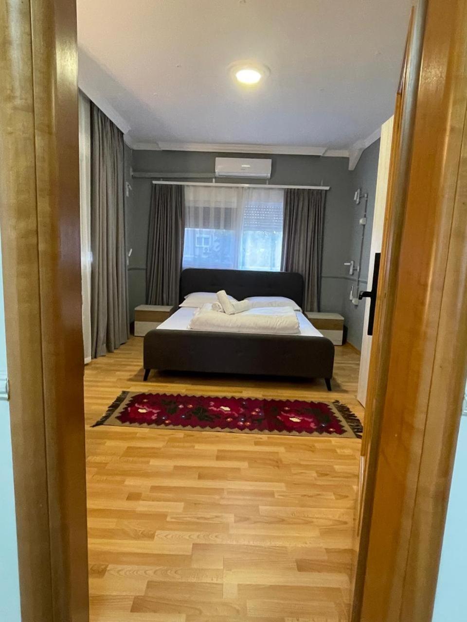 Mandarine Hostel Tirana Eksteriør billede