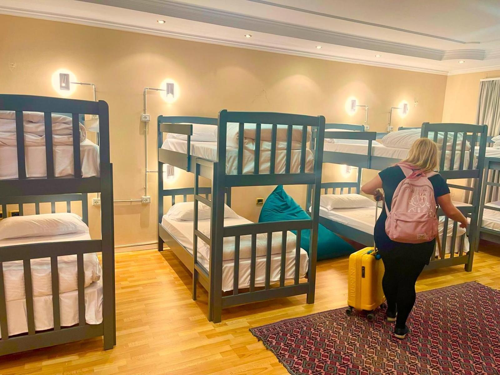 Mandarine Hostel Tirana Eksteriør billede