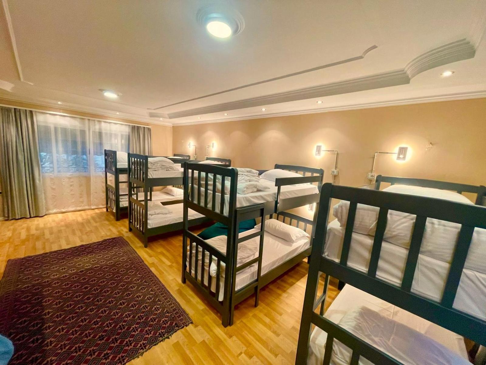 Mandarine Hostel Tirana Eksteriør billede